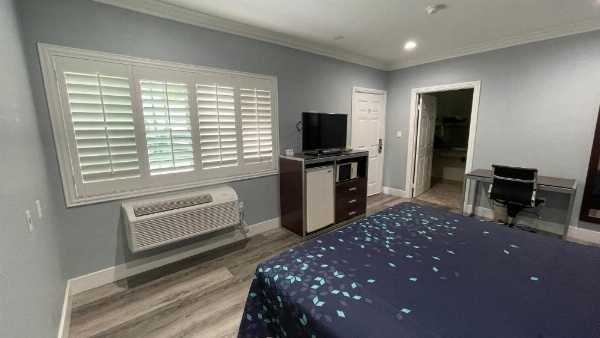 Regency Motel image 23